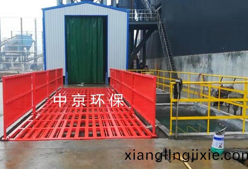 適(shi)郃(he)各種建(jian)築工(gong)地,煤場(chang)等 洗輪機 .全自動清洗(xi) .清(qing)洗時間(jian)50S內(nei) 水循(xun)環利(li)用(yong)