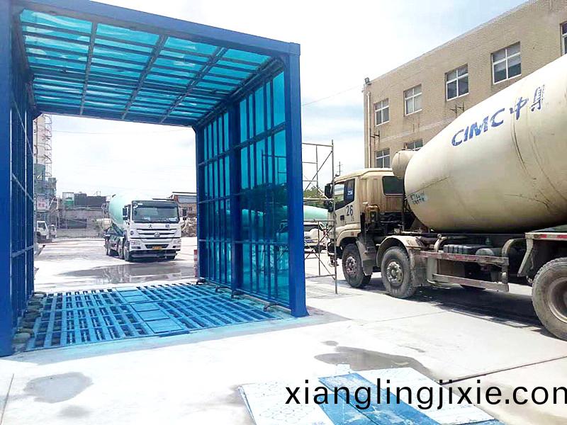 武(wu)漢鑫(xin)冠(guan)混(hun)凝(ning)土(tu) 200T-10*4*5m龍門(men)洗車(che)機(ji)